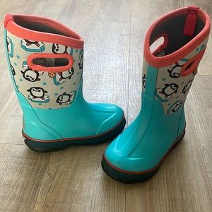 Kids BOGS size 12